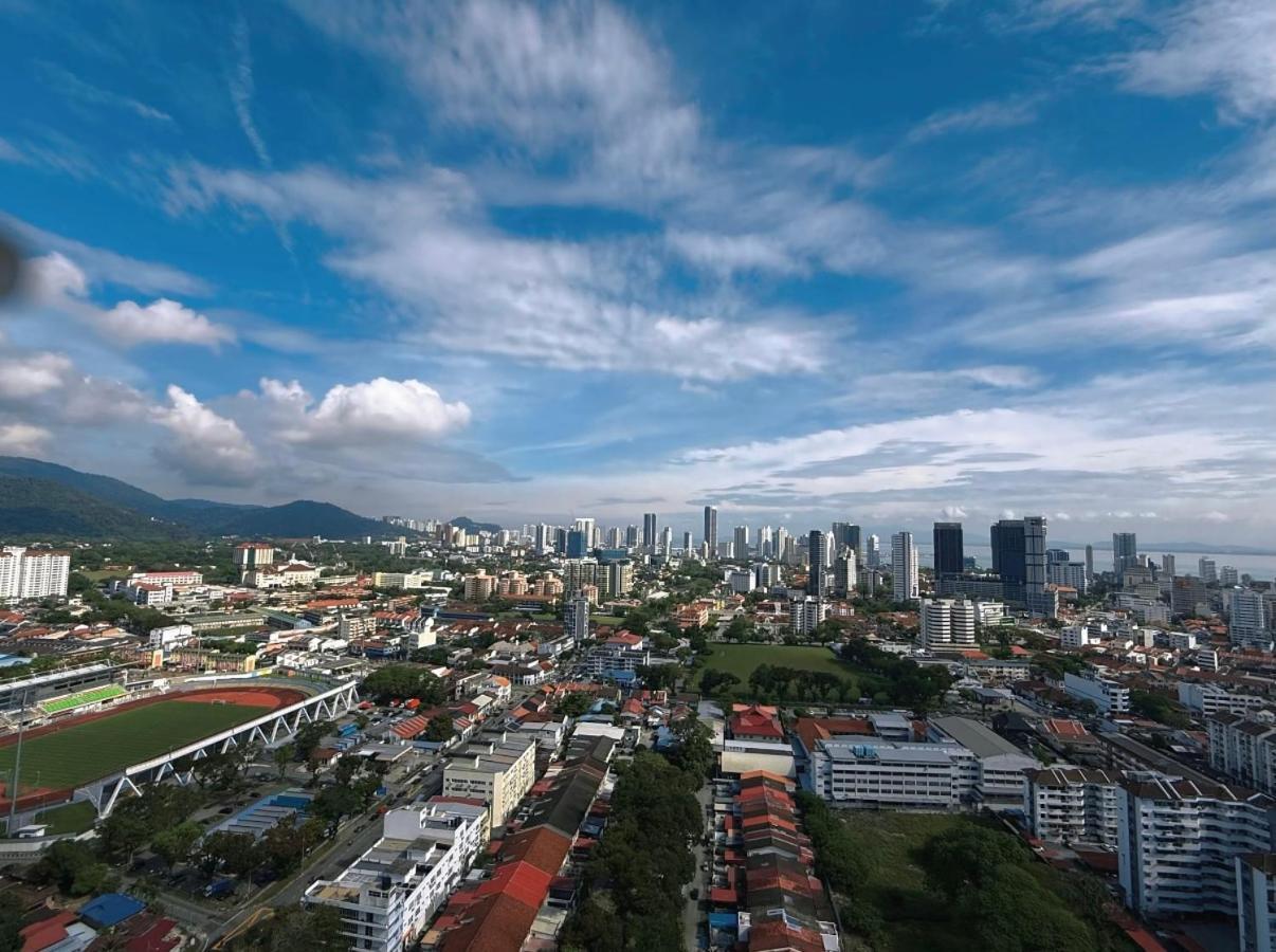 Beacon Executive Suite - City View - By Iz George Town Exterior photo