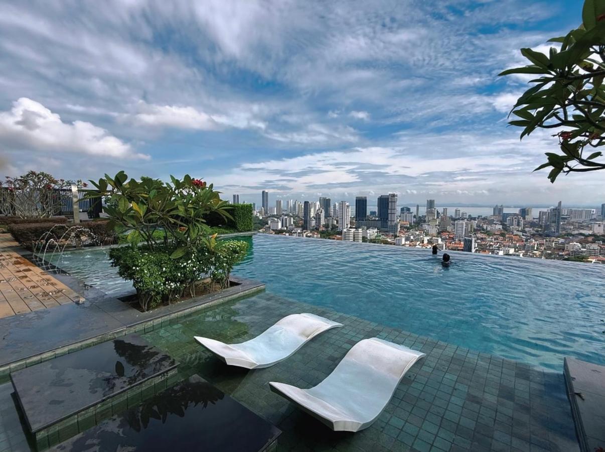 Beacon Executive Suite - City View - By Iz George Town Exterior photo