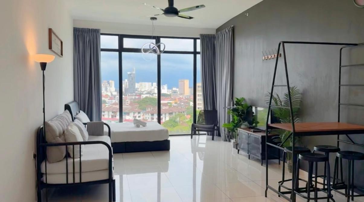 Beacon Executive Suite - City View - By Iz George Town Exterior photo