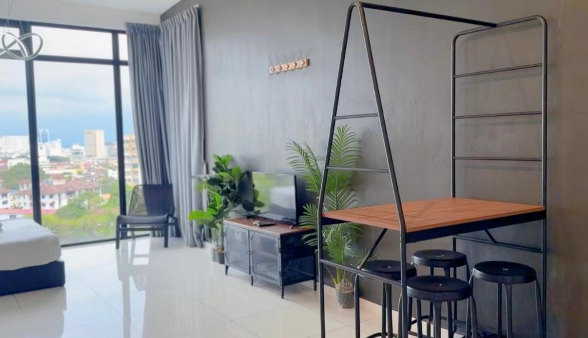 Beacon Executive Suite - City View - By Iz George Town Exterior photo